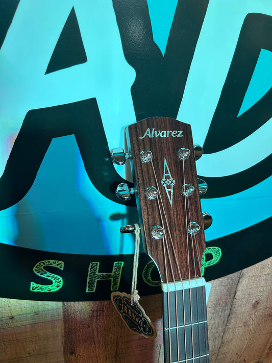 Alvarez Artist Elite Grand Auditorium Guitar, Acoustic Electric, Armrest, with Cutaway