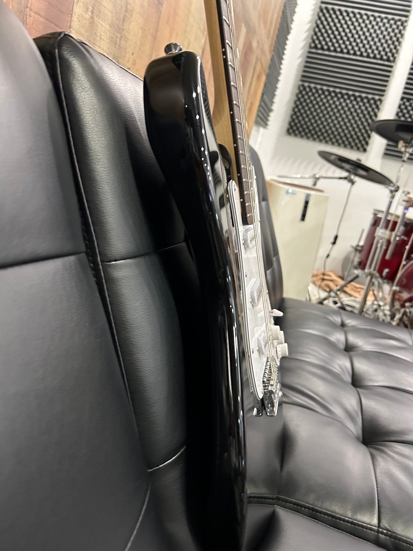 Austin Classic Double Cutaway, Black