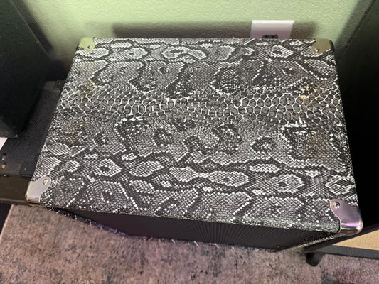 Carvin Bass Snake Skin Cab (USED)
