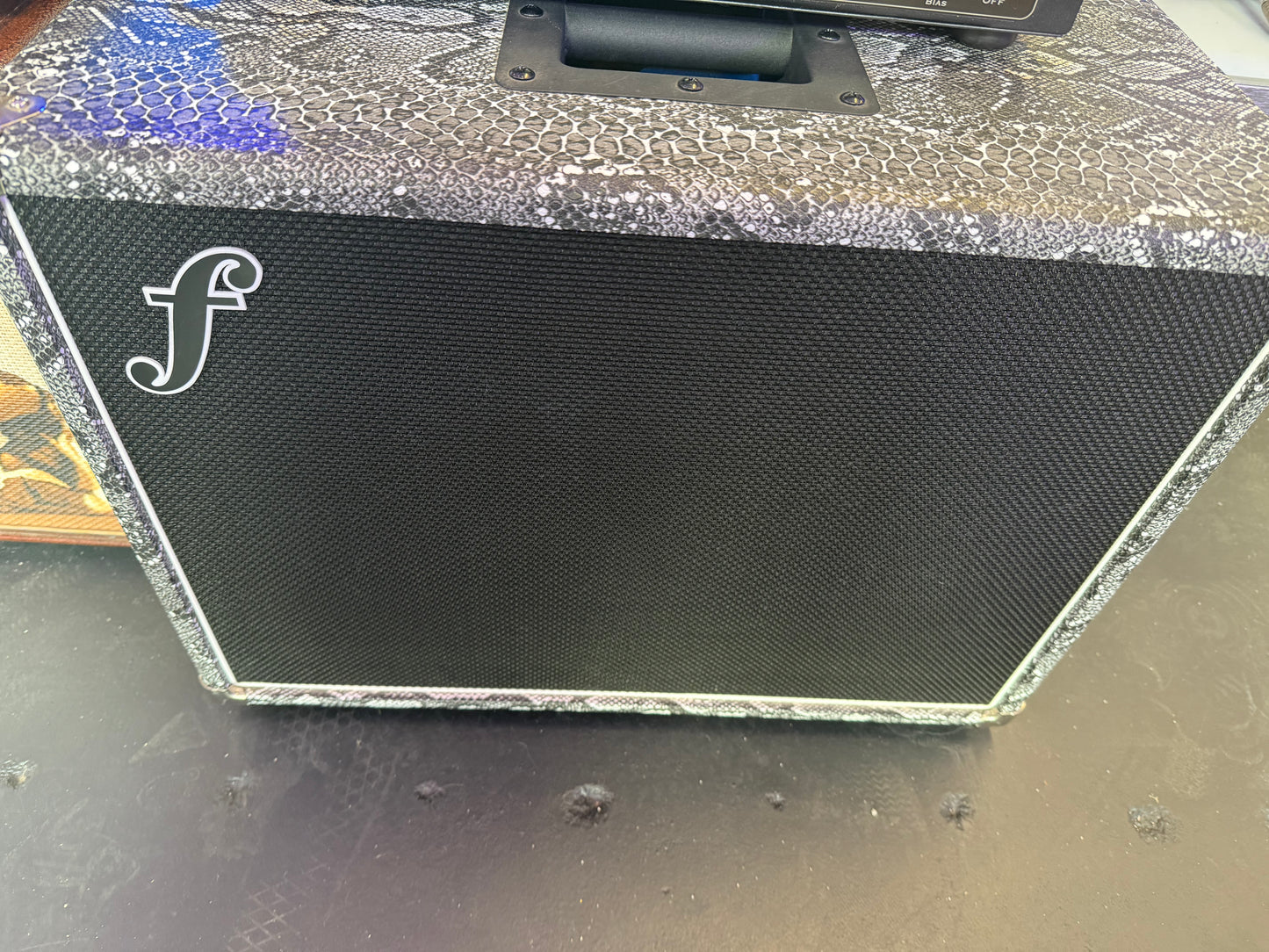 Snake Skin Cab with Tone Tubby Speaker (USED)