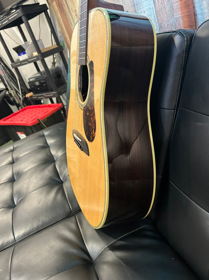 Alvarez Masterworks Dreadnought Guitar, Acoustic Electric MD70E