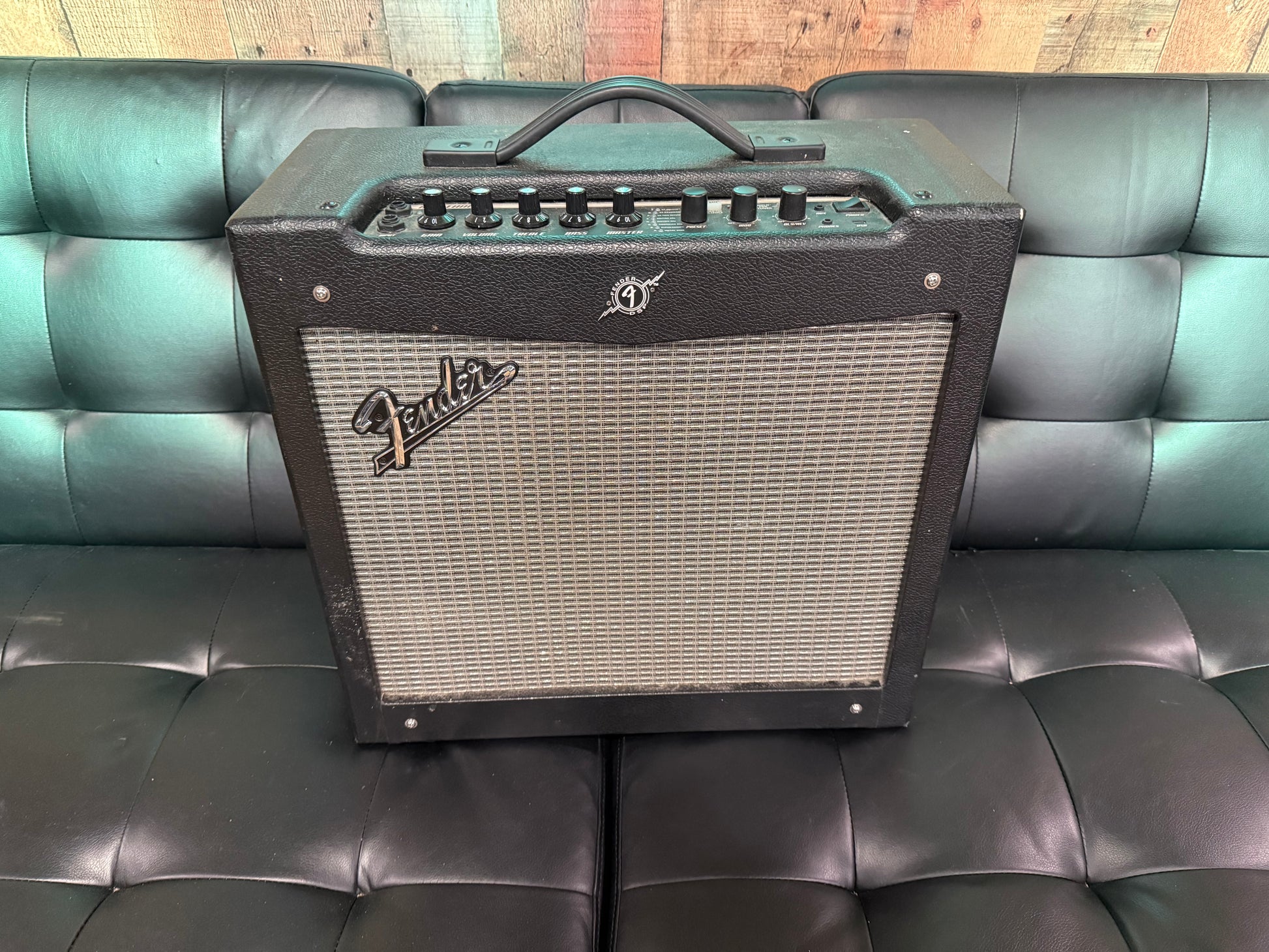 Fender Mustang 11 (USED)
