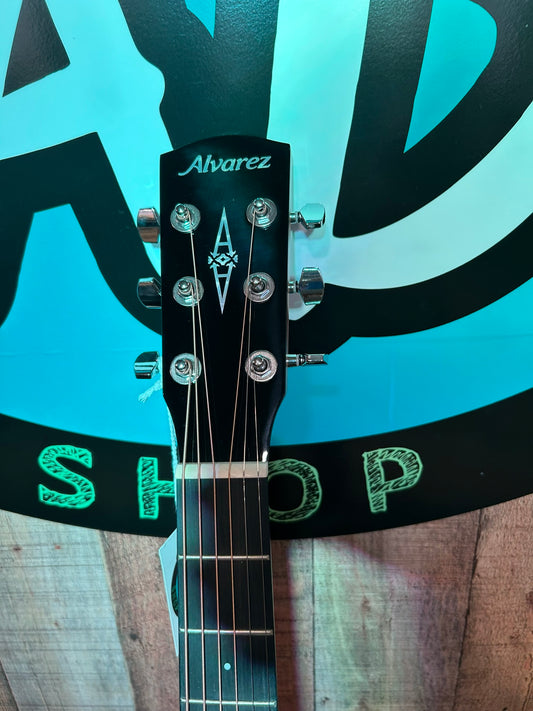 Alvarez Acoustic / Electric Guitar RD26CE