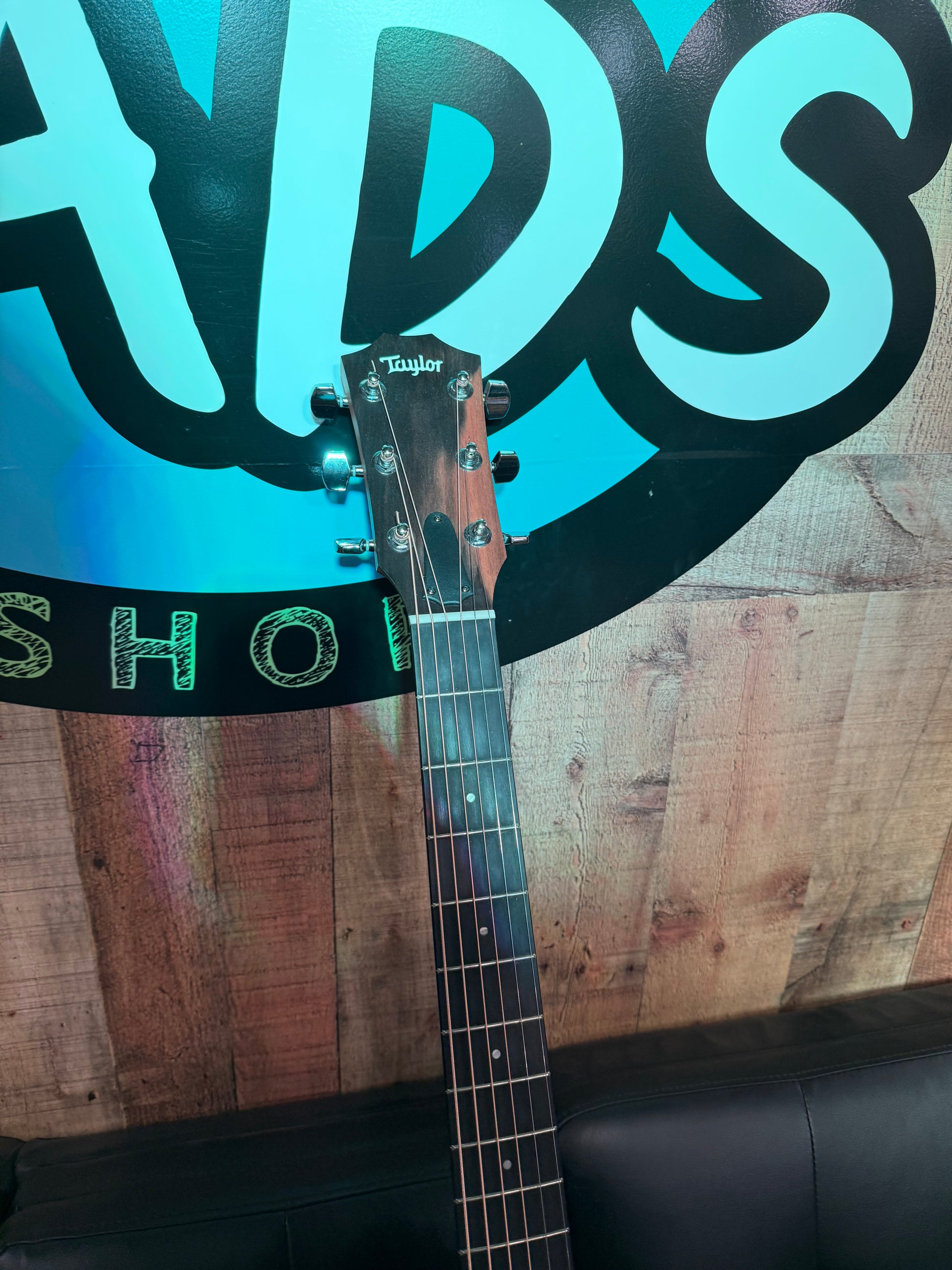 Taylor 214ce-K (USED)