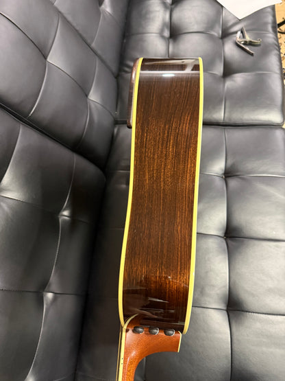 Taylor 910ce Acoustic Guitar (USED)