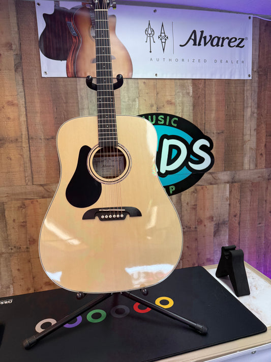 Alvarez Regent Dreadnought Left Hand RD26L (USED)