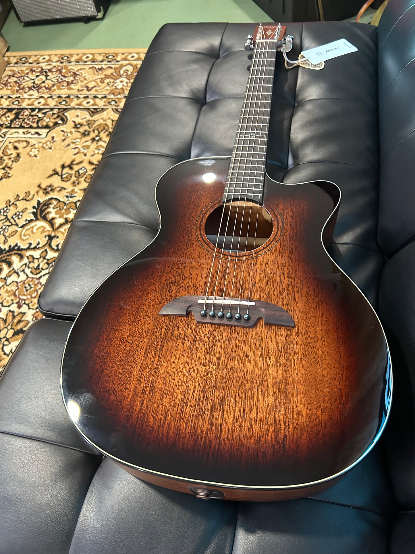 Alvarez Artist Folk/OM Guitar Acoustic/Electric Shadow Burst with Cutaway AF66CE-SB