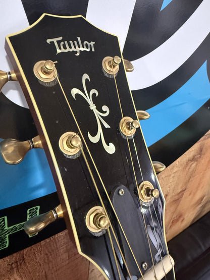 Taylor 910ce Acoustic Guitar (USED)