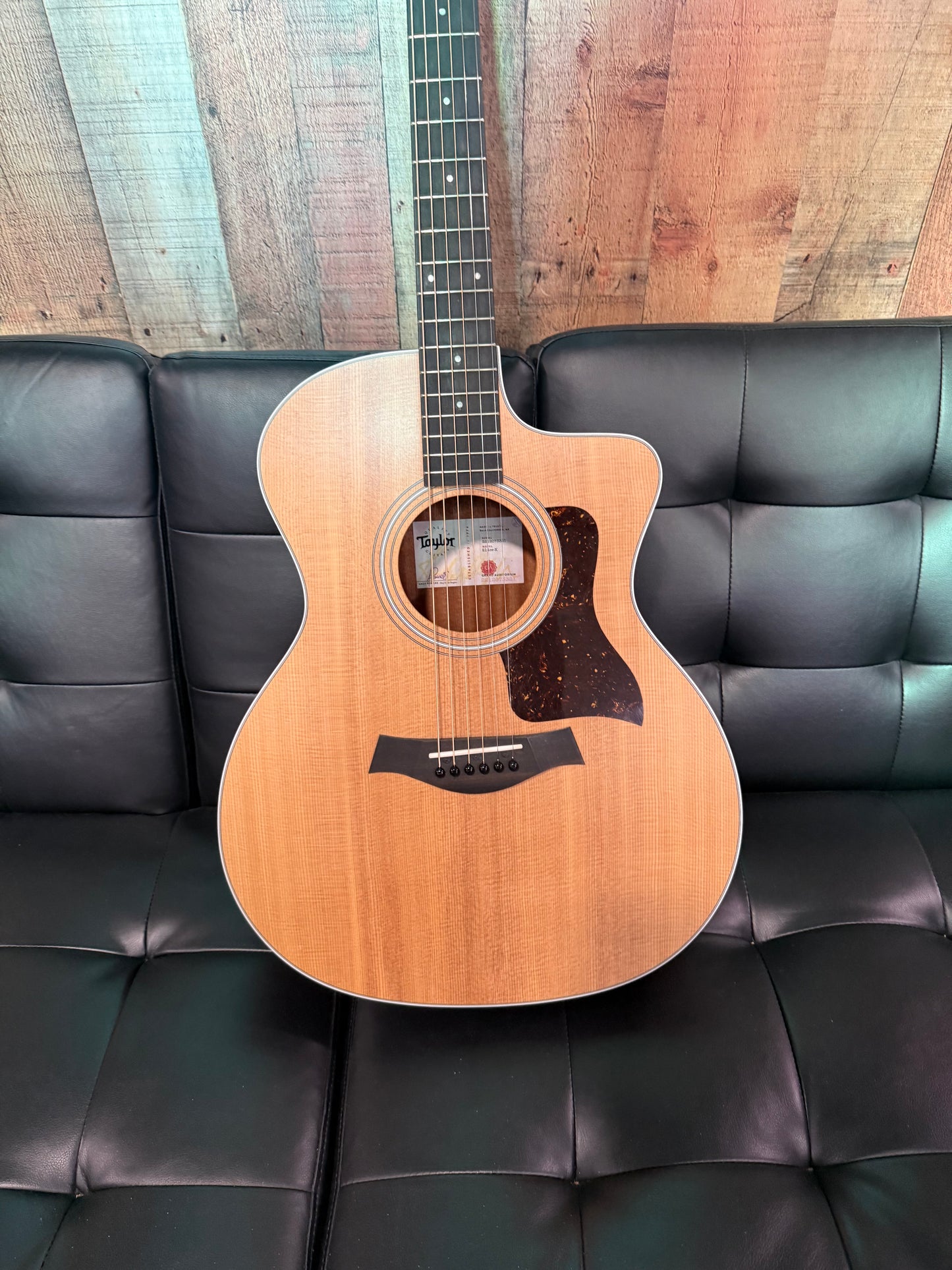 Taylor 214ce-K (USED)
