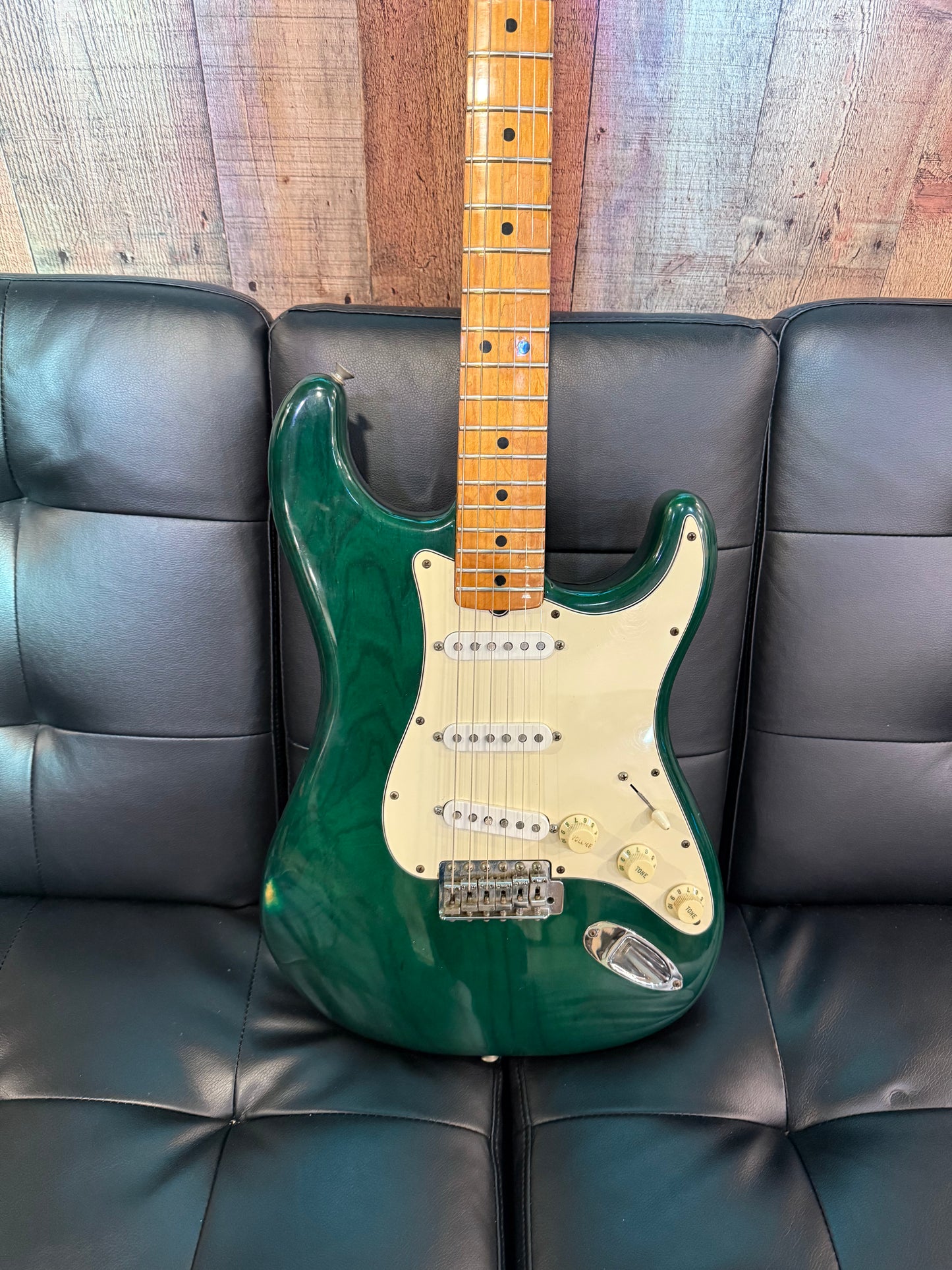 1982 Fender Stratocaster (USED)