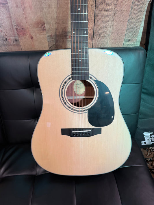Bristol Acoustic Guitar BD-16