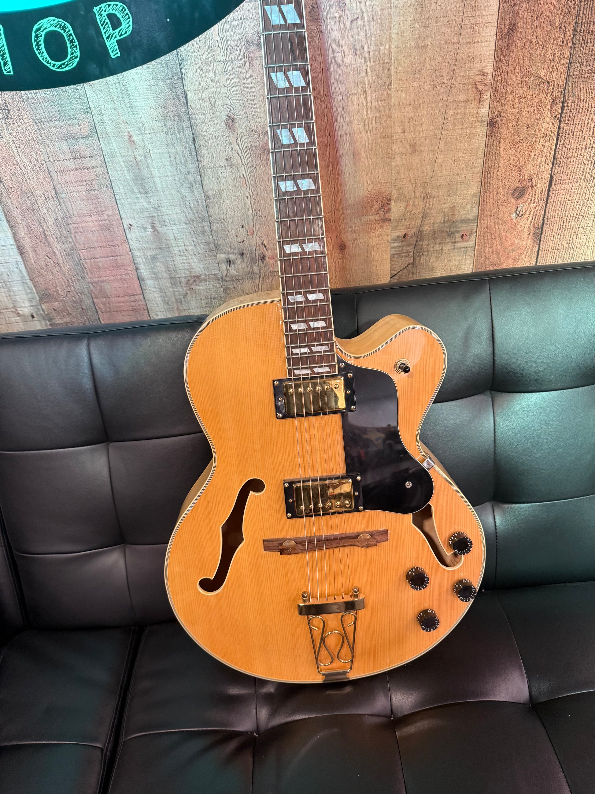 Feliciano Hollow Body Electric Guitar (USED)