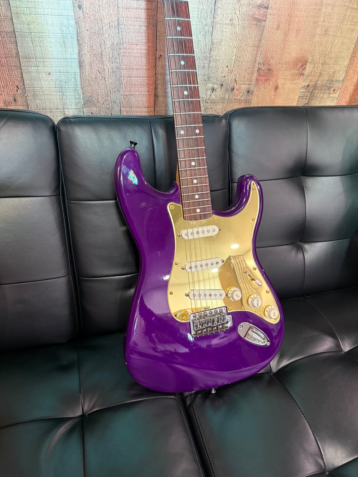 Squire Strat (Used)