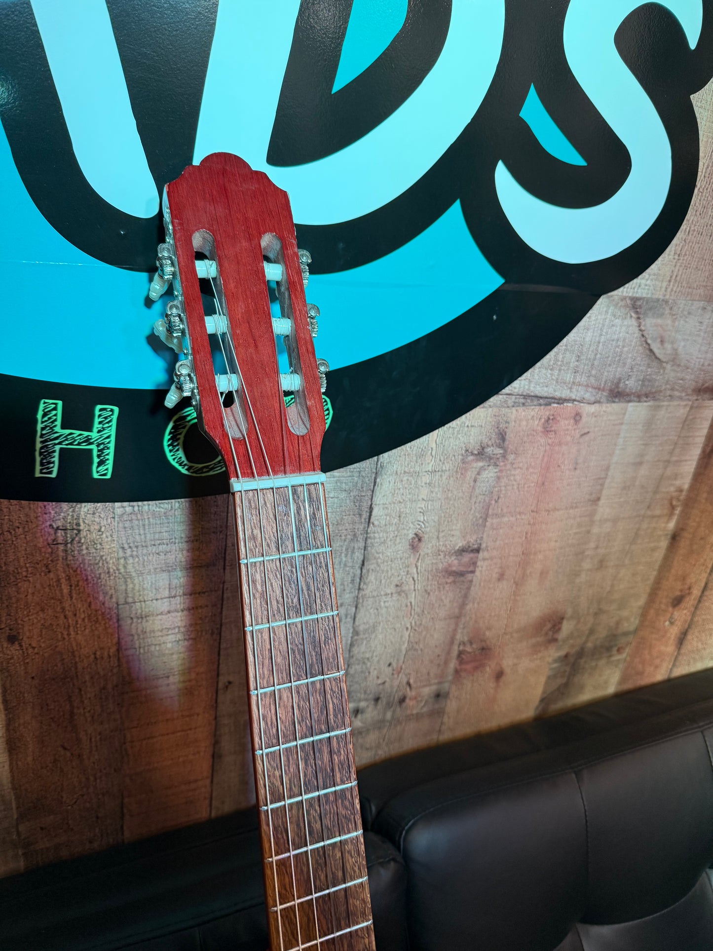 Classical Acoustic Guitar (USED)