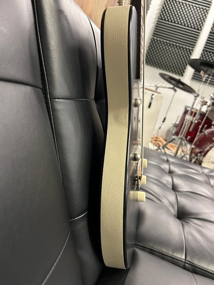 Danelectro Reissue Bass Guitar (USED)